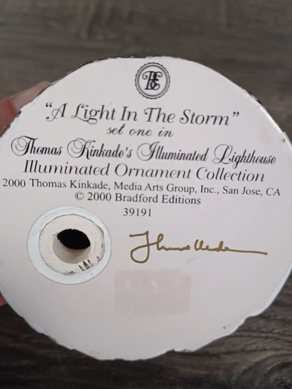 Hawthorne Thomas Kinkade Illuminated Ornament Collection Light In The Storm 2000